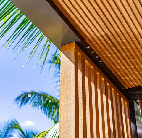 Close-up detail of Maximo wood grain and end-cut texture